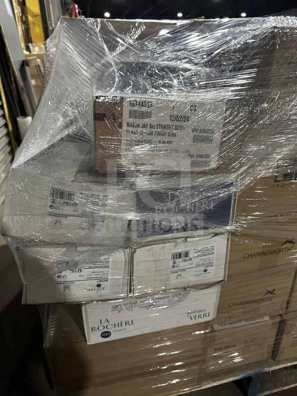 Mixed pallet with 41 boxes Santol Miror spoons, 10 boxes Londrink glasses, various cutlery, and more, shrink-wrapped. 