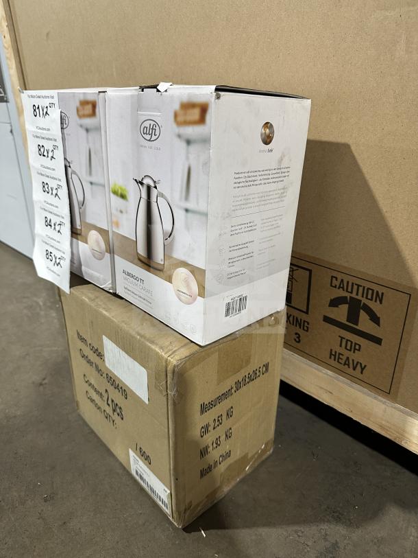 Brand new Alfi Albergo FN345 vacuum carafes, stainless steel, ergonomic chrome-plated zinc die-cast cap, 2 pieces.
