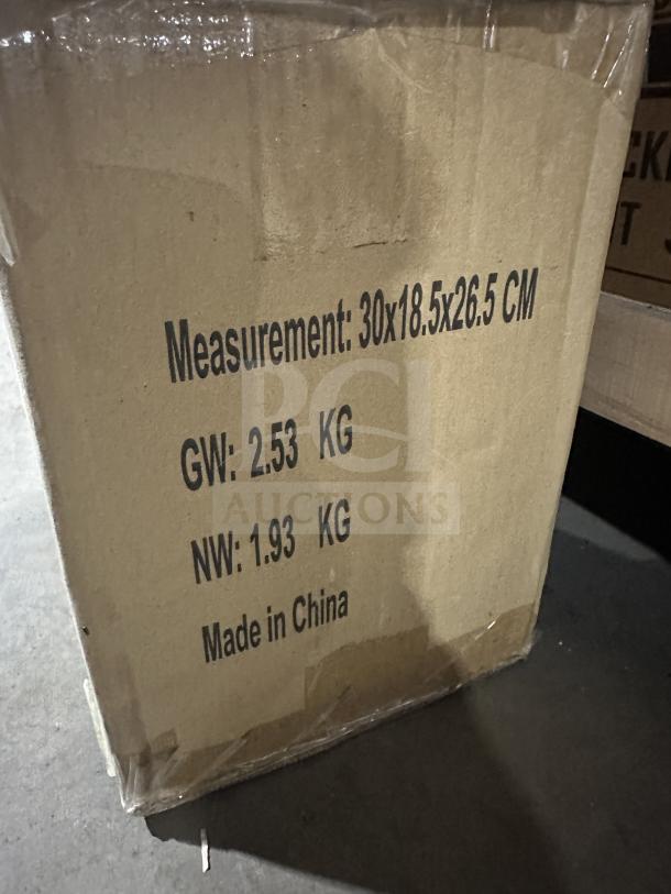 Cardboard box labeled with "Measurement: 30x18.5x26.5 CM, GW: 2.53 KG, NW: 1.93 KG, Made in China."