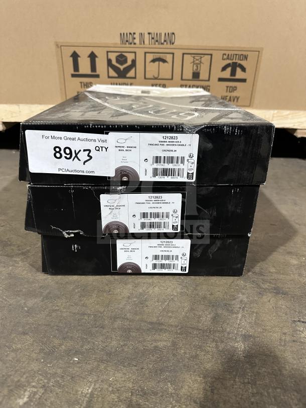 Brand new Staub cast iron pancake pan, model CREPIERE 28, 28 cm, with wooden handle, in box. Made in Thailand.