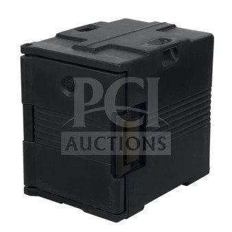 Brand new Cambro Ultra Cam Sheet Pan Carrier, model 1318CC110, in black. Durable design, ideal for transport.