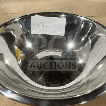 Brand new Winco MXB-400Q Commercial Stainless Steel Mixing Bowl, pristine condition, reflective exterior.