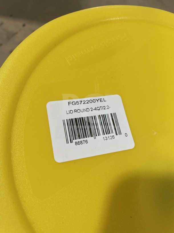 Rubbermaid Commercial Clear Polycarbonate Food Storage Container with yellow lid, model FG572024CLR, brand new.
