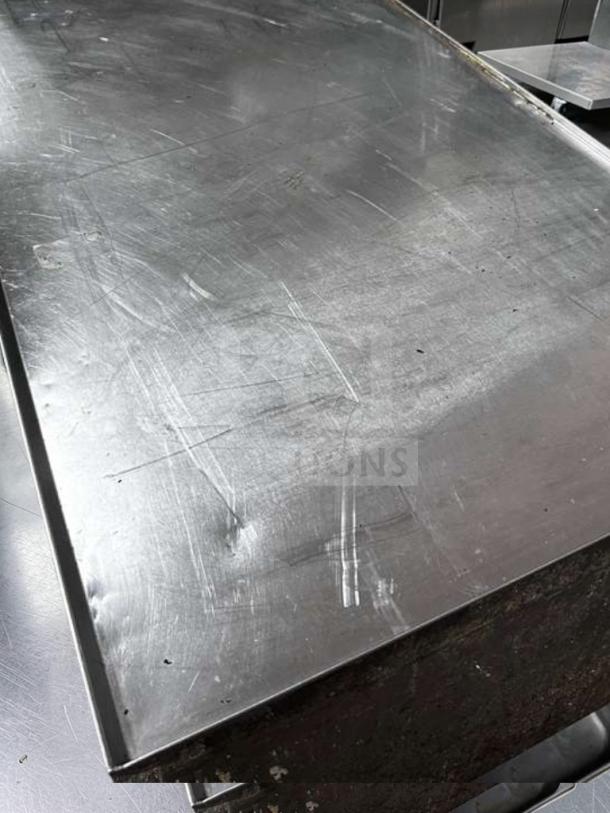 Randell LPRES1L3-120C4 refrigerated equipment stand, stainless steel surface, 6 drawers, superior condition, tested operational.