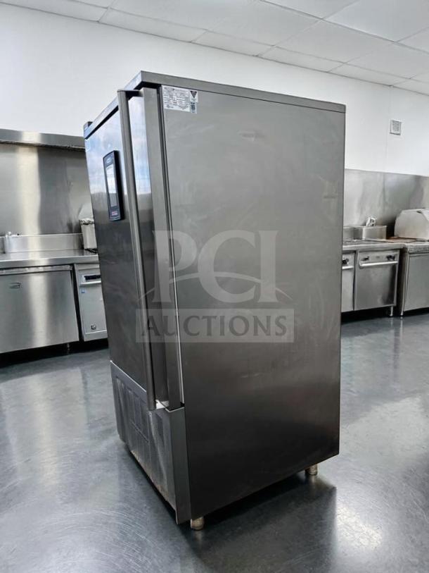 American Panel AP12BCF150-2-P HURRiCHiLL™ blast chiller, 24 pan capacity, excellent condition, fully tested, 208V/3PH.