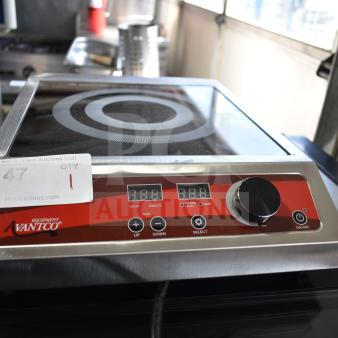Avantco 177IC1800 countertop induction range, 120V, 1 phase. Features digital control panel, excellent condition.