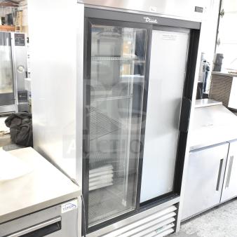 2019 True TSD-33G-HC-LD 2 Door Glass Cooler, commercial grade, excellent condition, 115V, stainless steel finish.