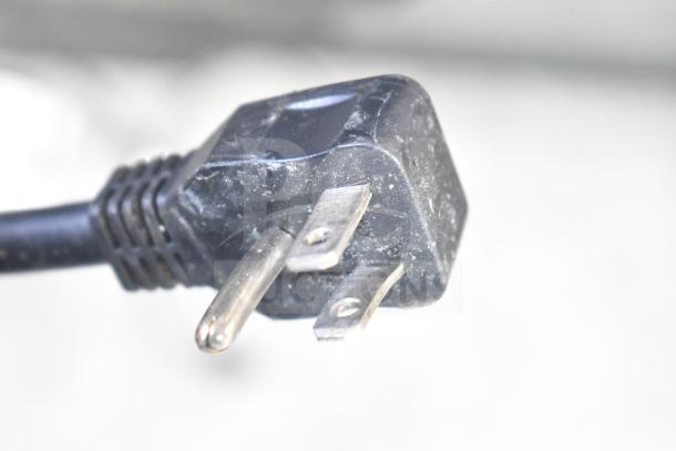 Plug for Yukon YUC-60F Commercial 2 Door Undercounter Freezer. 115 Volts, 1 Phase.