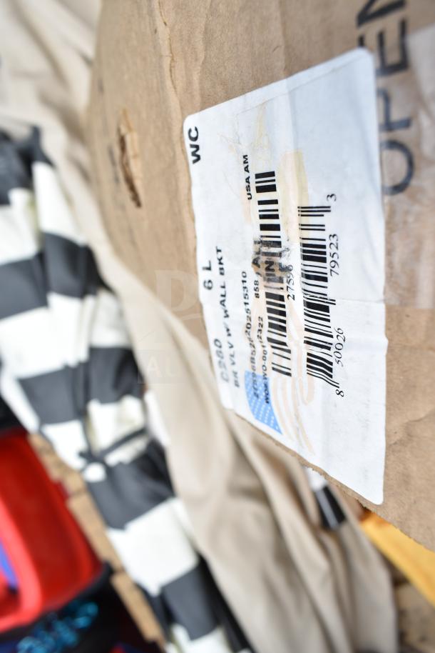 5 various items, including 4 patio umbrellas and 1 wet chemical fire extinguisher; includes labels and packaging details.