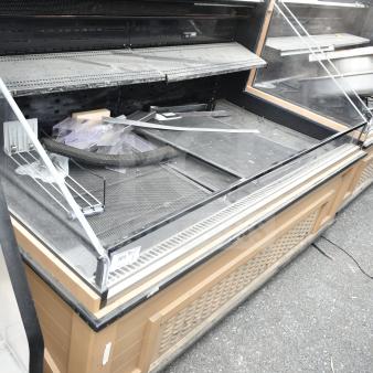 Killion Commercial Floor Style Open Grab N Go Merchandiser, 120/208-240 Volts, metal frame, apparent wear.