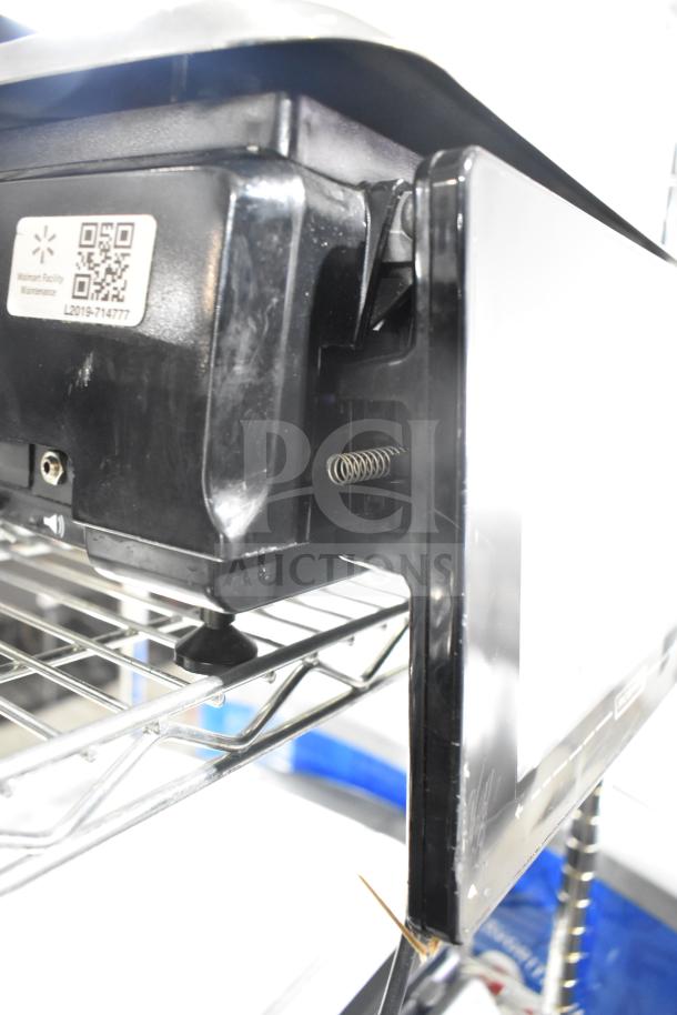 2017 Hobart HTi-7LH26 food portioning scale; screen damage, no power cord; tested working. Model features detailed on label.