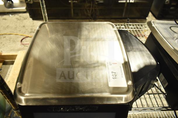 2017 Hobart HTi-7LH26 commercial food portioning scale, stainless steel, tested and working, 120/208-240V, 1 phase.