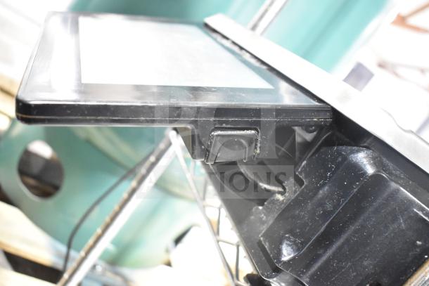 2017 Hobart HTi-7LH26 food portioning scale, black, tested and working, 120/208-240V, 1 phase. Close-up corner view.