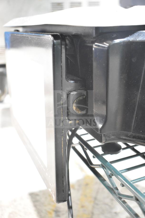 Hobart commercial countertop food portioning scale, tested and working. No power cord included. Suitable for 120/208-240 volts, 1 phase.