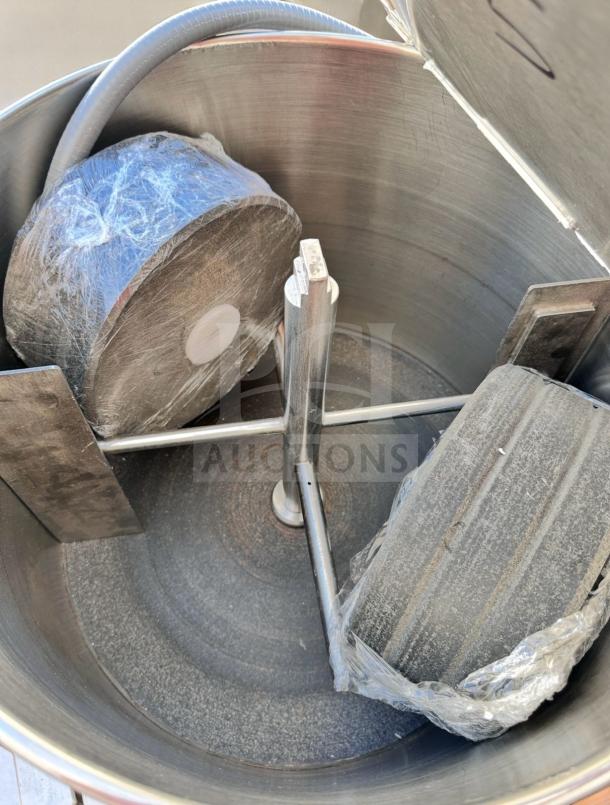 CocoaTown ECGC-65A-AV cacao grinder, stainless steel, outstanding condition, fully tested, 220V, internal view.