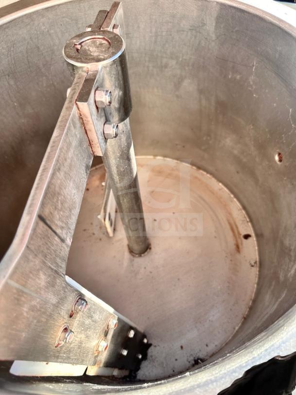 Custom Fabrication chocolate melter & mixer system, model BC8N410S, stainless steel, excellent condition, fully tested.