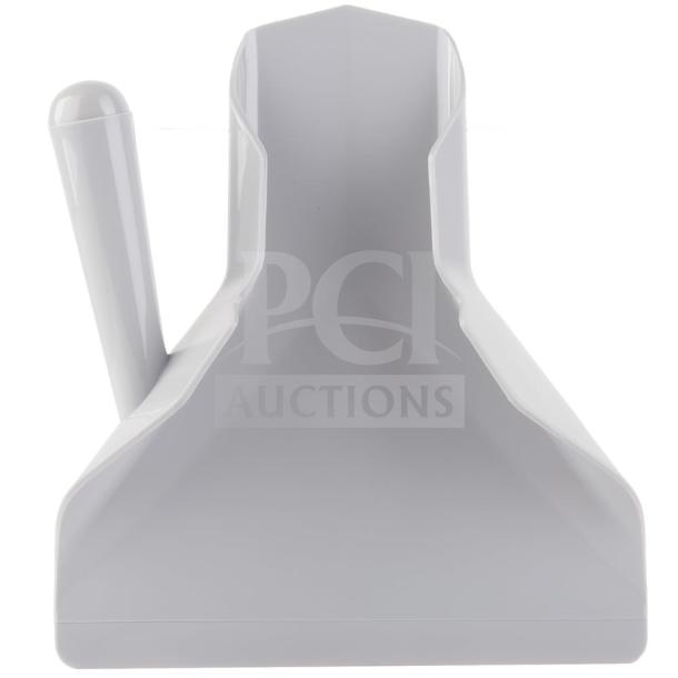 Tablecraft PR8 gray right-handed french fry scoop, polypropylene, brand new, outstanding condition, pack of 6.
