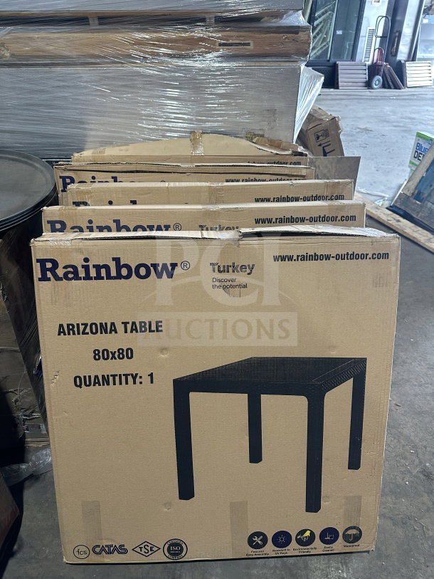 Brand new Rainbow Arizona Masa 80x80 dark brown heavy-duty rattan table in box. Polypropylene, UV resistant.