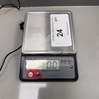 Taylor TE10FT digital portion scale, good condition, tested working, stainless steel, 11lb/5kg capacity, model label visible.