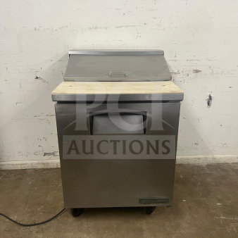 True TSSU-27-08-HC refrigerated sandwich prep table, 27 7/8", stainless steel, right-hinged door, used condition.