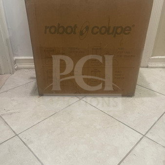 Robot Coupe R2 Dice Food Processor, new in box, 3-quart polycarbonate bowl, 120 volts, Model 2518DW, visible logo.