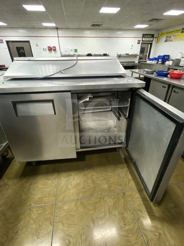True TSSU-60-16 commercial sandwich prep refrigerator in outstanding condition, 115V, single phase, fully tested.