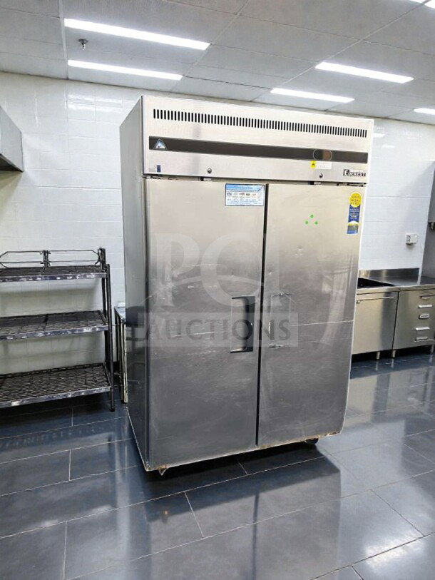 Everest ESR2 commercial refrigerator, 48 Cu. Ft., excellent condition, two sections, NSF/ETL listed, fully tested.