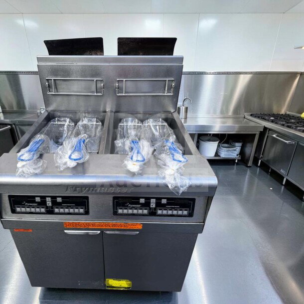Frymaster FPP245 commercial gas fryer battery with split pots and built-in filtration. Prime condition, fully tested, functional.