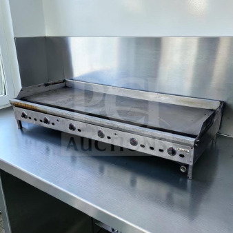 Elite Condition Jade Range JGT-2472, 72” commercial gas griddle, thermostatic controls, 180,000 BTU, fully tested, operational.