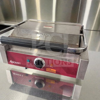 Adcraft countertop panini grill, stainless steel, excellent condition, UL listed, fully tested, model ADC-S-GRILL-0560.