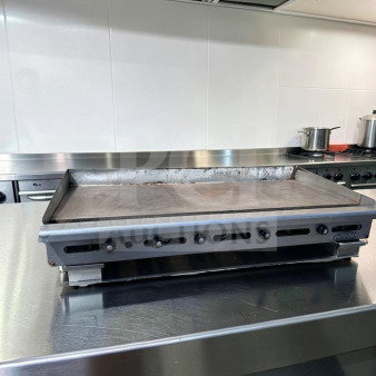 Imperial ITG-60 60" gas griddle with 1" steel plate, thermostatic controls, natural gas, superior condition, fully tested.