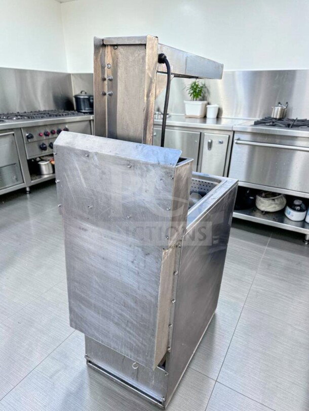 Royal Range stainless steel commercial fryer base, model ROY-M-FRY-0915. Heavy-duty, top-tier condition, fully operational.