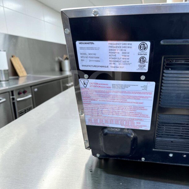 Amana MDC182 Menumaster Commercial Microwave Oven, 1800W, 208-240V, in exceptional condition, November 2021 manufacture.