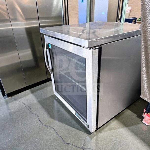 True TUC-27G-LP-HC~FGD01 undercounter refrigerator, glass door, stainless steel, outstanding condition, commercial use.