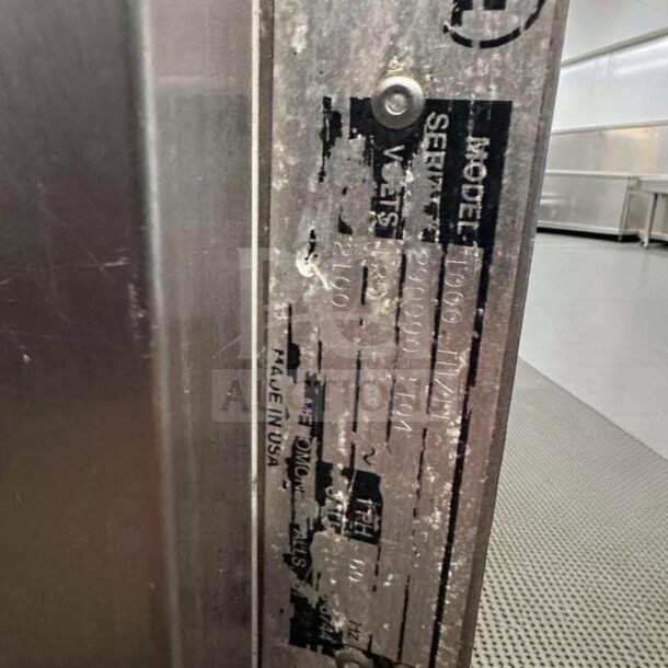 Alto-Shaam 1000-TH-II oven label showing model, serial number, voltage, and "Made in USA" marking.