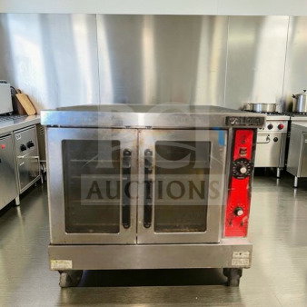 Elite Condition Vulcan VC5GD Commercial Gas Convection Oven, LP Gas, Single Deck, fully tested, operational, model VC5GD.