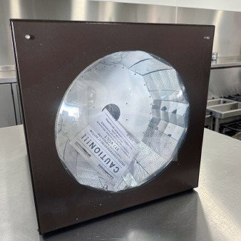 Elite condition Sun Valley Lighting 24x24 commercial ceiling light fixture with reflector housing, 277V, fully tested.