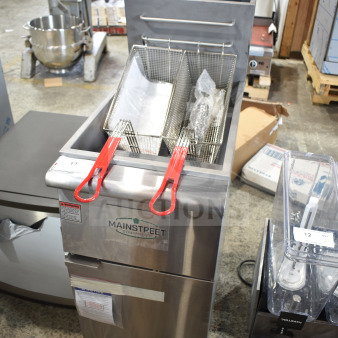 BRAND NEW 2025 MainStreet 541FF40L stainless steel floor fryer, 40 lb. capacity, 90,000 BTU, scratch and dent condition.