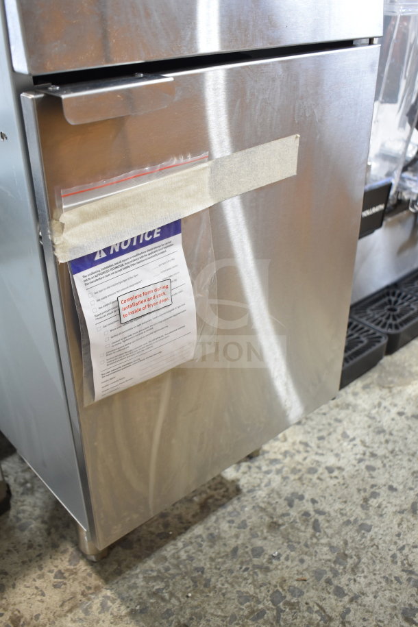BRAND NEW 2025 MainStreet 541FF40L stainless steel floor fryer, 40 lb capacity, 90,000 BTU, with protective notice attached.
