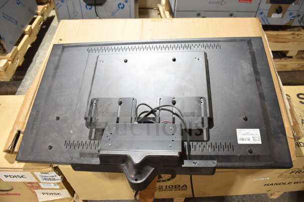 Tecumseh Wren GVM43-0-3005-B LED Monitor in original box, Model 2JH2015-CF. Pickup only, visible serial number label.