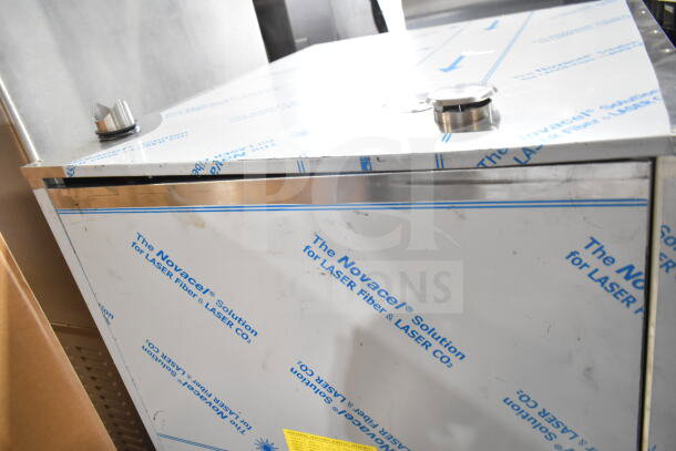 BRAND NEW Blodgett AETE101R stainless steel combi convection oven. Electric, 208V, 3-phase. Scratch and dent condition.