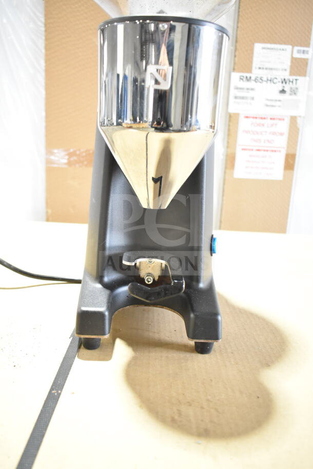 Nuova Simonelli G60OD espresso grinder, 1 lb. capacity, commercial countertop model, 110V, excellent condition.