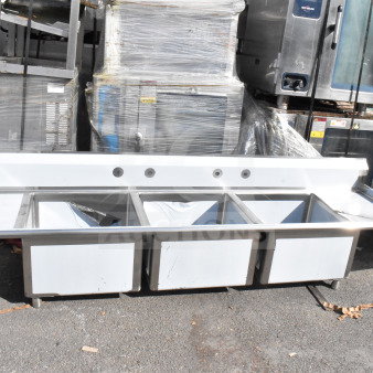 BRAND NEW Regency 600S32424218 commercial 3 bay sink with dual drain boards, scratch and dent, no legs included.