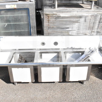 Regency 600S31416212 3-bay sink with dual drain boards, brand new with scratches and dents. Stainless steel, commercial use.