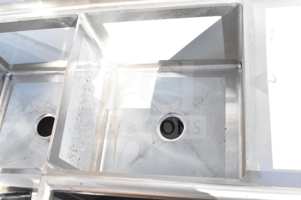 BRAND NEW Regency 600S32020C 3 Bay L Shaped Sink with Dual Drain Boards, scratch and dent condition, no legs.