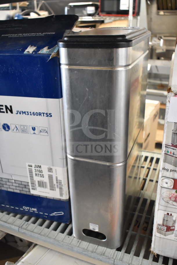 Grindmaster 6700-30000 beverage holder and dispenser, stainless steel, box visible, excellent condition.
