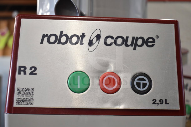 Robot Coupe R2 food processor control panel with buttons, branding, and 2.9L capacity label.
