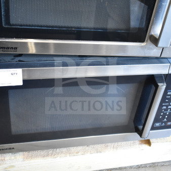 Toshiba WSI-EM22AST commercial countertop microwave oven, stainless steel, 120V, 1 phase, keypad control, good condition.