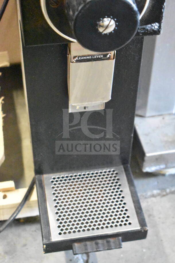 2022 Bunn G3 HD Commercial Coffee Bean Grinder with cleaning lever. 120V, 1 Phase. Appears in used condition.