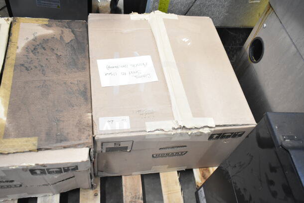 2017 Hobart HTi-LH26 Commercial Food Portioning Scale in box. Tested and working, 120/208-240V, 1 Phase.